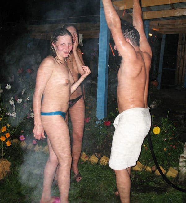 Русские семейные пары в бане с женами 12 фото